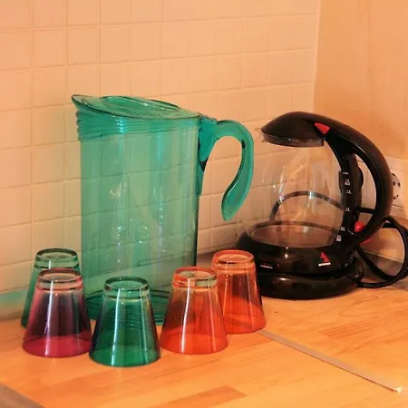 Newly-renovated 2 Apartment *