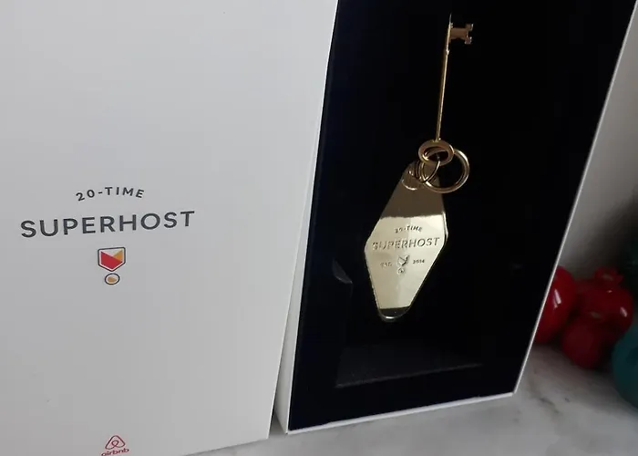 Newly-renovated 2 Apartment *