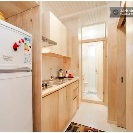 Newly-renovated 2 Lejlighed *